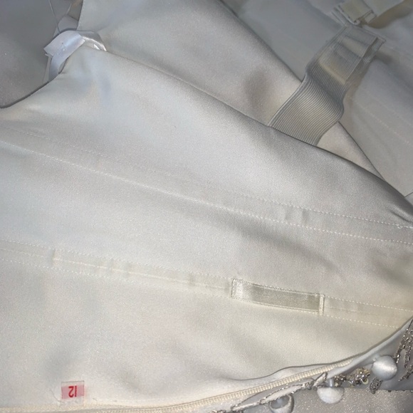🚫SOLD🚫Ivory sz 12 stunning wedding gown - Picture 10 of 16